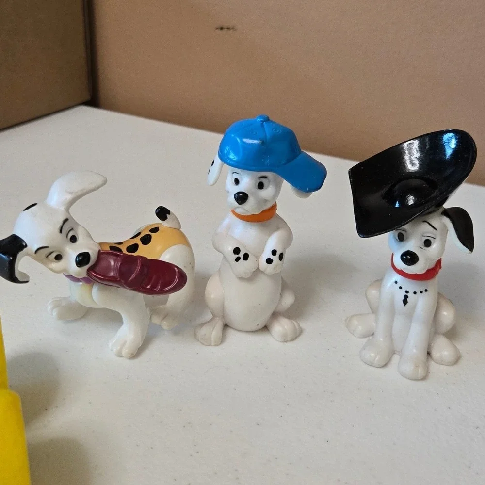 Disney 101 Dalmatians Toy Lot Cruella de Vil Dalmatian figure pull back Vehicles